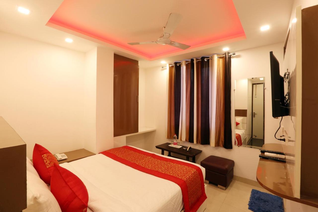 Hotel Ark Wood At Airport New Delhi Extérieur photo